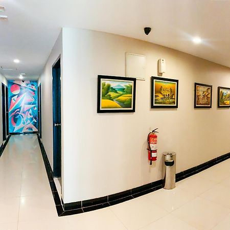 巴图阿吉os酒店 Batam 外观 照片
